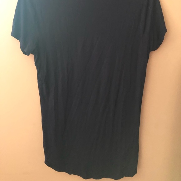 Purple v-neck T-shirt - Picture 2 of 4